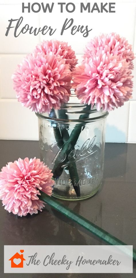 Pen With Flower On Top Diy, Diy Flower Pens Ideas, Pens With Flowers, Pencil Flowers Diy, Diy Pen Decor, How To Make Flower Pens, Flower Gifts For Teachers, Decorative Pens Diy, Christmas Pens Diy