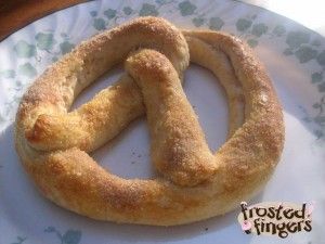 Auntie Anne’s Cream Cheese Stuffed Pretzels #Recipe Home Made Pretzels, Cheese Stuffed Pretzels, Cheese Pretzels, Stuffed Pretzels, Auntie Anne, Auntie Annes, Pretzel Cheese, Making Bread, Chewy Brownies