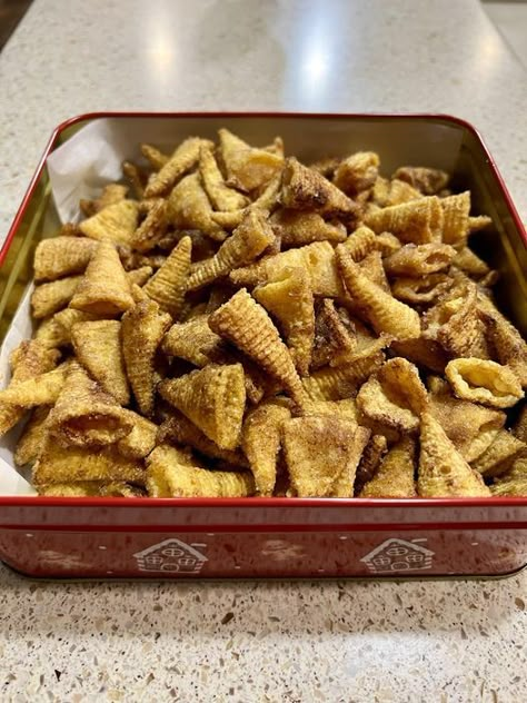 Cinnamon Bugle – Tnextrecipes Gordon Ramsay Recipe, Chef Gordon, Chef Gordon Ramsay, Dump Meals, Christmas Food Gifts, Easy Cinnamon, Bon Appetite, Chex Mix, Christmas Snacks