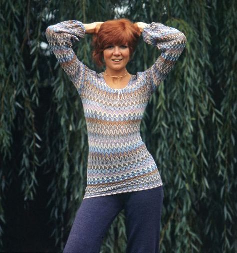 Cilla Black 1960s, Cilla Black, 1970s Fashion, 70s Fashion, Singers, Crochet Top, Musician, 1970s, 1960s