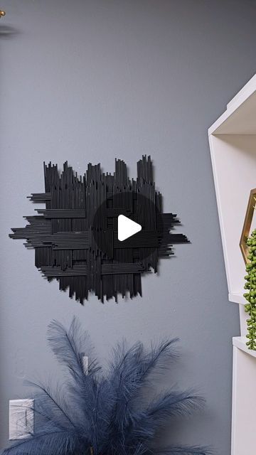 Diy Black Wall Decor, Diy Wall Decor Dollar Tree, Design On The Wall, Paper Wall Decor, Black Wall Decor, Black Spray Paint, Yt Channel, Foil Paper, Black Walls