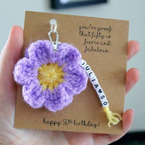 Birthday Crochet, 60 Birthday, Birthday Souvenir, Crocheted Flowers, Crochet Wedding, Happy 50th Birthday, Wedding Souvenirs, Birth Year, Backing Card