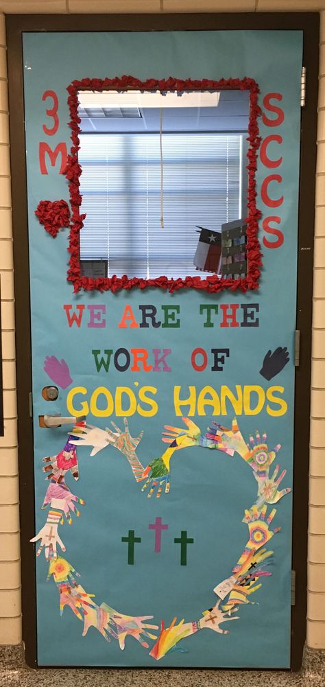 Classroom door decorated to celebrate Catholic Schools Week 2018 Catholic Schools Week Door Decoration, Lent Door Decorations Classroom, Christian Elementary Classroom, Catholic Schools Week Door Ideas, Catholic Schools Week Bulletin Board, Kindergarten Door, Classroom Door Decorating, Catholic Schools Week, Christian Classroom