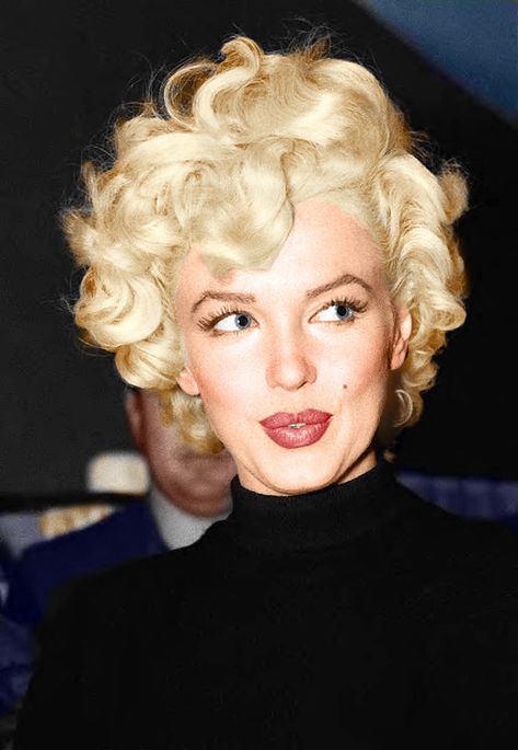 Alle Größen | Luminous beauty | Flickr - Fotosharing! Marilyn Monroe Hair, Hair Styles 2014, Ash Blonde Hair, Marilyn Monroe Photos, Blonde Bombshell, Ash Blonde, Short Curly Hair, Platinum Blonde, Short Bob Hairstyles