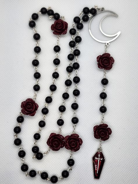 Gothic styled rosary necklace madefrom cinnabar roses and onyx 6mm stones. Perfect for everyday goth wear or for Halloween 🎃 Gothic Rosary Necklace, Vampire Goth Accessories, Romantic Goth Jewelry, Rosary Necklace Aesthetic, Rosary Outfit, Cinnabar Necklace, Gothic Rosary, Goth Necklaces, Gothic Things