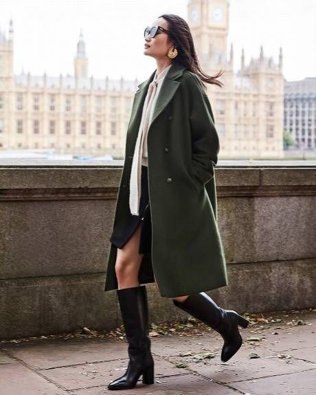 Khaki Green Coat Outfit, Women Fall Jackets, Olive Wool Coat Outfit, Green Overcoat Outfit Women, Wool Coat Outfit Casual, Khaki Green Coat, Green Coat Outfit, Trench Vert, Olive Green Trench Coat