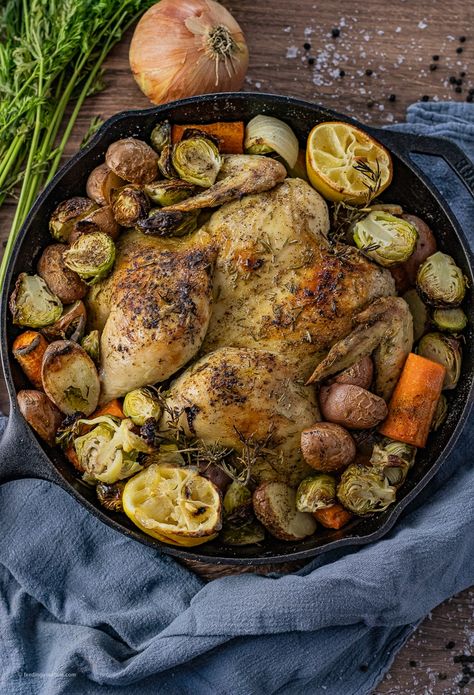 Perfectly roast chicken in a cast iron pan is the dinner you didn't know you needed. So easy to make for a quick weeknight dinner the whole family will love. chicken dinner| easy recipe| cast iron cooking| cast iron skillet Chicken Cast Iron Skillet, Cast Iron Roast, Cast Iron Chicken Recipes, Easy Dinner Chicken, Cast Iron Roasted Chicken, Chicken Recipe Easy, Beginner Cook, Cast Iron Chicken, Roast Chicken Dinner