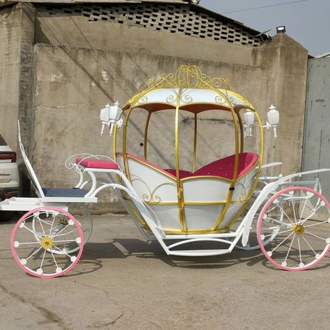 Kereta Kencana, Horse Buggy, Christmas Horse, Christmas Horses, Horse And Buggy, Stroller, Baby Strollers, Trailer, Places To Visit