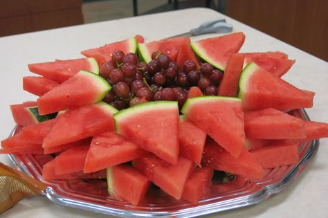 dias de verano Watermelon And Grapes Platter, Twin Birthday Themes, Quick Appetizer, Ocean Birthday Party, Ocean Birthday, Twins Birthday, Ice Art, Holiday Party Foods, Quick Appetizers