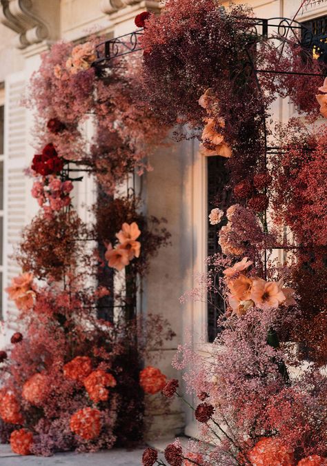 Europe Wedding, Flower Installation, Pink Sunset, French Chateau, Floral Arch, Wedding Mood, Creative Wedding, Arte Floral, Ceremony Decorations