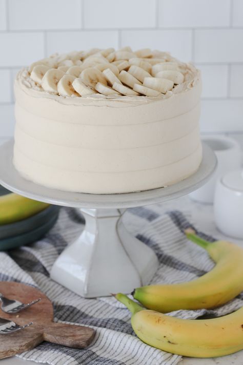 Banana Cake Frosting, Baking With Blondie, Scalloped Cake, Peanut Butter Buttercream, Banana Bread Cake, Banana Buttermilk, Peanut Butter Banana Bread, Perfect Chocolate Cake, Tasty Cake