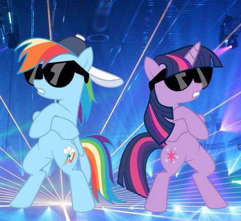 Swag rainbow and twilight Twilight X Rainbow Dash, Rainbow Dash X Twilight Sparkle, Twilight And Rainbow Dash, Rarity And Rainbow Dash, Rainbow Dash And Twilight Sparkle, Rainbow Dash And Twilight, Lyra Heartstrings, Tiny Horses, Mlp Memes