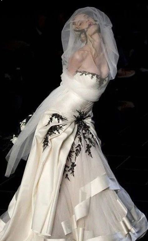 Runway Fashion Couture, Couture Fashion, Runway Fashion, Veil, Style Icons, A Wedding, High Fashion, A Woman, Fashion Show