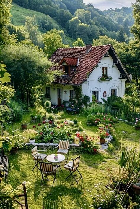 Dream Cottage, Dream House Exterior, House Goals, Garden Cottage, Alam Yang Indah, Pretty House, Dream House Decor, Dream Garden, House Inspo