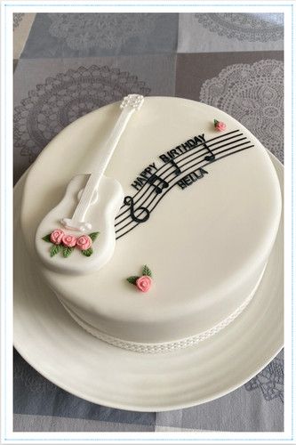 Music Bday Cake, Guitar Cake Ideas Birthday, Country Music Cake, Guitar Cake Design, Birthday Cake Guitar, Birthday Cake Music Theme, Musical Birthday Cake, Birthday Cake Music, Music Cake Ideas