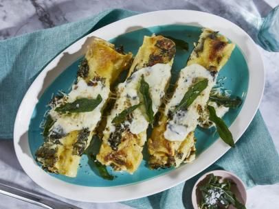 Pumpkin Walnut Cannelloni Pumpkin Pasta Recipes, Mary Makes It Easy, Cannelloni Recipe, Ricotta Cannelloni, Cannelloni Recipes, Mary Berg, Pumpkin Pasta, Tv Food, Healthy Comfort Food