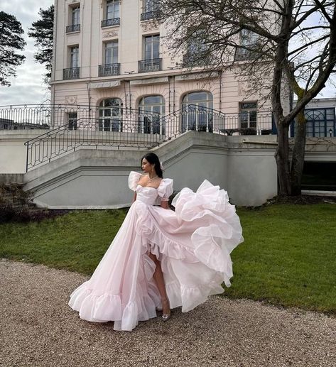 Pattraporn Chaveesak on Instagram: "🎀 just a little bit from my stay at @trianonpalaceversailles 

#trianonpalaceversailles #trianonpalace #chateaudeversailles #coquette #pinterestaesthetic #aesthetic #selkie #princesscore #emperiance #pincessdress #dreamdress #dreamdestination #visitversailles #parisfrance #princessaesthetic #royalcore #oldmoney #frenchchateau #frenchgarden 

PS. Use code JARINPAT for 10% off entire order! @selkie 🎀" Short Bridal Dress, Summer Dress Trends, Designer Summer Dresses, Summer Dress Patterns, Fantasy Dresses, Pretty Princess, Evening Dresses Short, Fashion Design Dress, Organza Dress