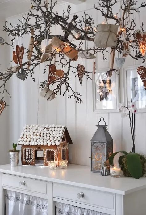 Neutral and Natural Christmas Decor Ideas for 2023 Living Room Decor Country, Natural Christmas Decor, Christmas Vignettes, Scandi Christmas, Christmas Room Decor, Christmas Hearts, Natural Christmas, Nordic Christmas, Christmas Room