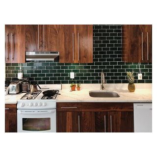 Dark Green Backsplash, Green Tile Kitchen Backsplash, Green Tile Kitchen, Green Kitchen Backsplash, Dark Green Tile, Green Tile Backsplash, Creative Kitchen Backsplash, Eclectic Kitchen Design, Dark Green Kitchen