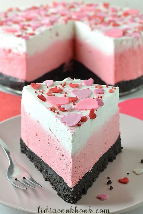 22 of the BEST Valentine's Day Desserts - Love and Marriage Cheesecake Decoration, Mini Strawberry Cheesecake, Valentines Recipes Desserts, Strawberry Cheesecake Recipe, Valentines Baking, Mini Cheesecake Recipes, Chocolate Slice, Holiday Sweets, Valentine Desserts