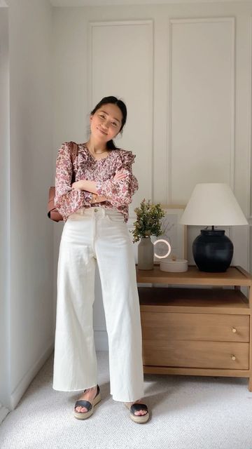 s t e p h b a e on Instagram: "✨ 5 casual + mom-friendly outfits with the same wide leg denim ✨ and I bet you weren’t expecting that ending. 🤪 White / ecru jeans are my go-to all year long because they are so versatile! Some of the pieces I styled here are my closet staples from a few seasons back but I will try to link whats available + similar in my Story! And my culotte jeans are linked here ☺️ Out of looks 1-5, which look is most you?" Ecru Denim Outfit, Denim Wide Leg Pants Outfit, Culotte Jeans Outfit, Wide Leg Denim Outfit, Ecru Jeans Outfits, Mom Friendly Outfits, White Denim Outfit, Ecru Jeans, Ecru Denim