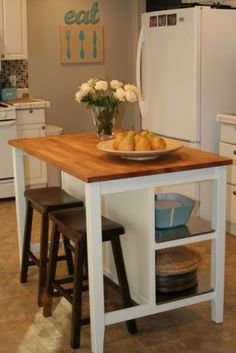 Small Kitchen Island Ideas, Organiser Cucina, Small Kitchen Island, Kabinet Dapur, Decor Ikea, Kitchen Island With Seating, Diy Kitchen Island, Small Space Kitchen, Island With Seating