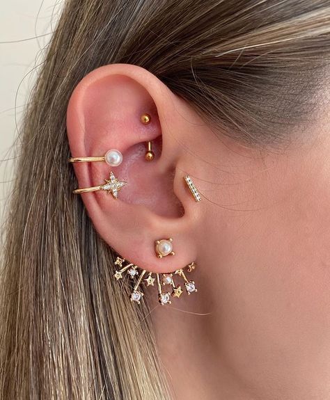 Piercing Inspo, Boho Jewels, Pretty Ear Piercings, Aesthetic Clothing Stores, Piercings For Girls, Cool Piercings, Dream Jewelry, Pretty Jewellery, Ear Jewelry