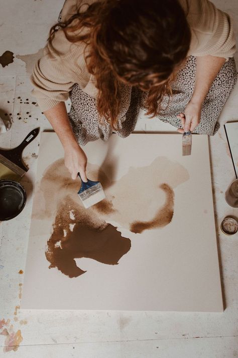 Female Artist and Mother Heather Bird Harris in her studio. The artist is working on an earthy minimalist abstract painting on canvas. Middle School Principal, Soulful Art, Atlanta Artist, Earth Pigments, About The Artist, History Education, Workshop Ideas, Artist Aesthetic, How To Make Paint