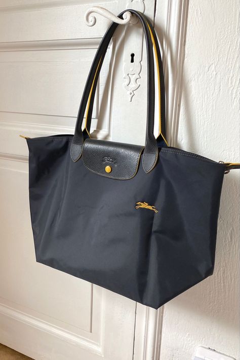 Big Purse Aesthetic, Longchamp Aesthetic, Purse Aesthetic, Long Champ, Uni Bag, Longchamp Bag, Color Combinations For Clothes, Handbag Essentials, Accessories Bags Shoes