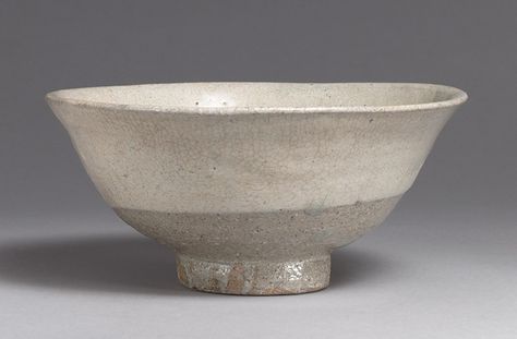 Joseon Buncheong Ware: Between Celadon and Porcelain: Bowl, Joseon dynasty (1392–1910), first half of 16th century  Korea  Stoneware with white slip under buncheong glaze Art Of Korea, Korean Pottery, Joseon Dynasty, Pottery Marks, Korean Art, Ceramics Pottery, Japanese Pottery, White Slip, Japanese Ceramics