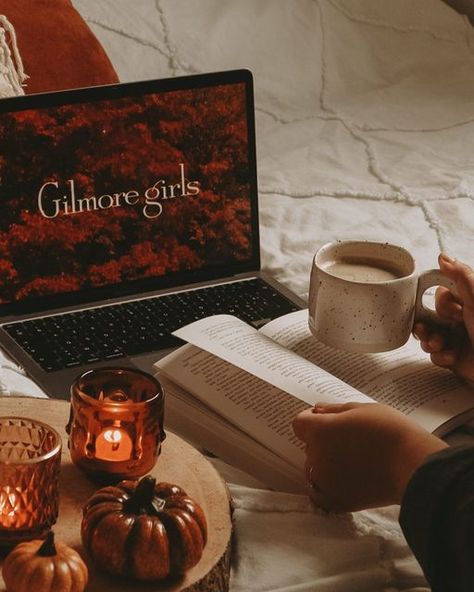 Bookish Fall Aesthetic, Autumn Movie Aesthetic, Fall Aesthetic Movie, Cosy Fall Aesthetic, Fall Movie Aesthetic, Autumn Hobbies, Autumn Academia Aesthetic, Coffee Autumn Aesthetic, Coffee Fall Aesthetic