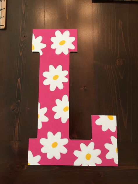 Letter H Painting Ideas, Initial Painting Letters, Name Letter Painting Ideas, Painting Sorority Letters, Decorated Initial Letters, Painted Letters Ideas, Initial Painting Ideas, Cute Letter Painting Ideas, Painted Letters Diy Ideas