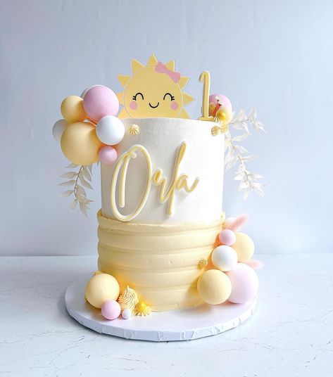 Sunshine Cake Topper, Sunshine Birthday Cakes, Sun Cake, Sunshine First Birthday, Sunshine Birthday Parties, Sunshine Cake, Sunshine Baby Showers, 1st Birthday Cakes, Sunshine Birthday