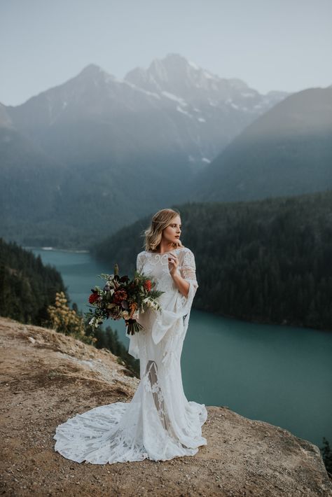 This North Cascades National Park Elopement Inspiration Will Make You Want to Say "I Do" on a Mountaintop | Junebug Weddings Moody Inspiration, Modern Ceremony, Diablo Lake, Lake Elopement, Cascades National Park, Lake Style, Cascade National Park, Floral Installation, Top Pic