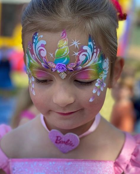 Remi Costume, Rainbow Unicorn Face Paint, Unicorn Face Makeup, Girl Face Paint, Face Paint Unicorn, Children Face Painting, Pretty Face Paint, Unicorn Face Paint, Easter Face Paint