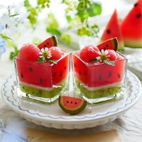 Jello Dessert, Jello Desserts, Kawaii Cooking, Jelly Recipes, Edible Food, Dessert Cups, Bakery Cakes, Cute Desserts, Mini Desserts