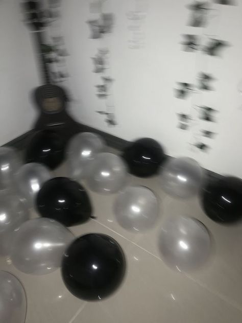 minimalist aesthetic dark birthday balloons Grunge Bday Party, Goth Birthday Party Aesthetic, 2014 Tumblr Theme Party, Silver Birthday Party Aesthetic, Black Bday Cake Aesthetic, House Of Balloons Aesthetic Party, Goth Birthday Ideas, House Of Balloons Birthday Party, House Of Balloons Party Theme