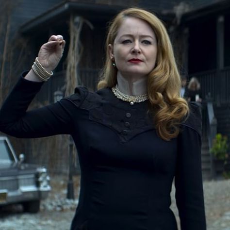 Chilling Adventures of Sabrina (@sabrinanetflix) • Instagram photos and videos Zelda Spellman, Sabrina Witch, Chilling Adventures Of Sabrina, Bellatrix Lestrange, Sabrina Spellman, Fangirl, New Fashion, Pearl Necklace, Zelda