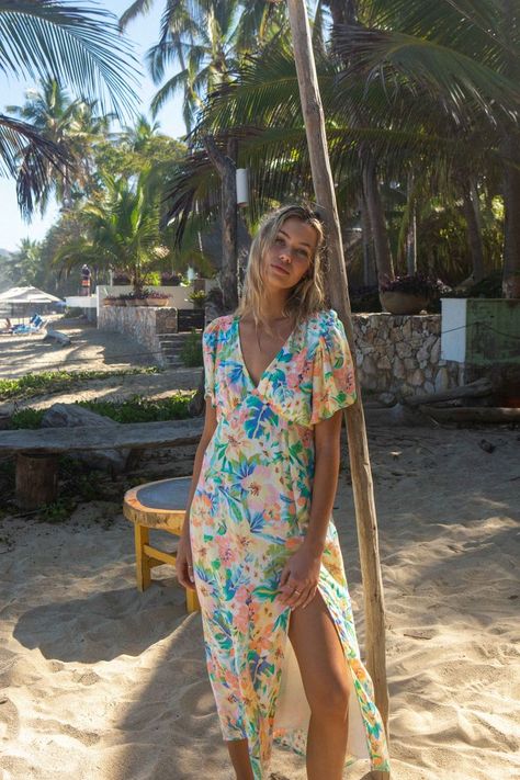 Post surf margaritas are calling our names ☀️ Shop Sweet Tropics collection! Billabong Dress, Billabong Women, Maxi Robes, Online Shopping For Women, White Midi Dress, Midi Length Dress, Jacquard Fabric, Floral Midi Dress, Beach Dresses