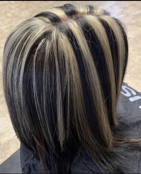 Black To Blonde Hair, Chunky Blonde Highlights, Blonde Highlights On Dark Hair, Dyed Curly Hair, Chunky Highlights, Highlights Curly Hair, Hair Inspiration Long, Hair Color Streaks, Hair Streaks