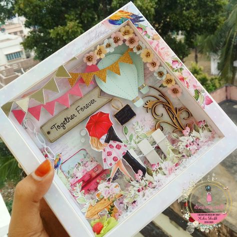 Frames Diy Crafts, Pop Up Frame, 3d Box Frames, Box Frame Art, Handmade Portrait, Diy Doll Miniatures, Miniature Crafts, Card Handmade, Diy Crafts For Gifts