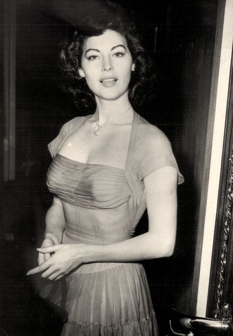 Design Moda, Ava Gardner, Classic Actresses, Actrices Hollywood, Hollywood Glam, Old Hollywood Glamour, Golden Age Of Hollywood, Vintage Glamour, Vintage Hollywood