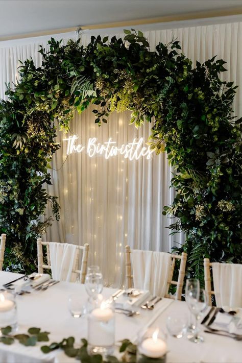 Wedding Table Backdrop Ideas, Wedding Neon Light, Head Table Backdrop, Custom Wedding Decor, Head Table Wedding, Wedding Planning Decor, Arch Decoration, Neon Decor, Arch Decoration Wedding