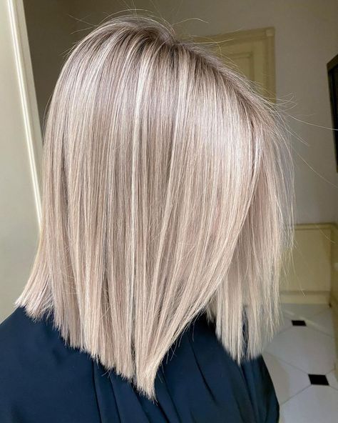 10 Easy Sleek Long Bob Hairstyles for Thick Hair & Super Color Innovations! 8 Long Bob Hairstyles For Thick Hair, Blonde Ideas, Summer Blonde Hair, Blonde Hair Transformations, Kadeřnické Trendy, Cool Blonde Hair, Bob Hairstyles For Thick, Light Blonde Hair, Blonde Tones