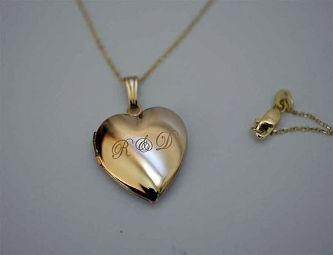 Solid gold heart locket with loved one's by Gvantsasfinedesigns Gold Lockets, Rose Gold Initial Necklace, Bday Gifts For Him, Locket Jewelry, Rose Gold Initial, Women Picture, Gold Initial Pendant, Bday Gifts, Gold Heart Locket