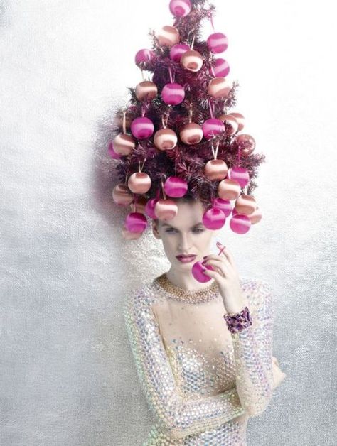 Holiday Hair Inspiration, Salon Window Display, Christmas Salon, Salon Window, Salon Christmas, Christmas Tree Hair, Christmas Window Display, Hair Salon Decor, Crazy Hats