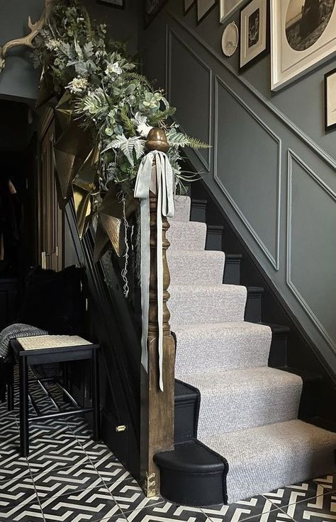 Vintage Staircase Aesthetic, Hall Stairs And Landing Decor Ideas Victorian Hallway, Landing Area Ideas Entryway, Decorating Hall Stairs And Landing, Edwardian Stairs, Hallway Edwardian, Hallway Ideas Panelling, Stairs And Hallway Ideas Stairways, Colourful Hallway Ideas