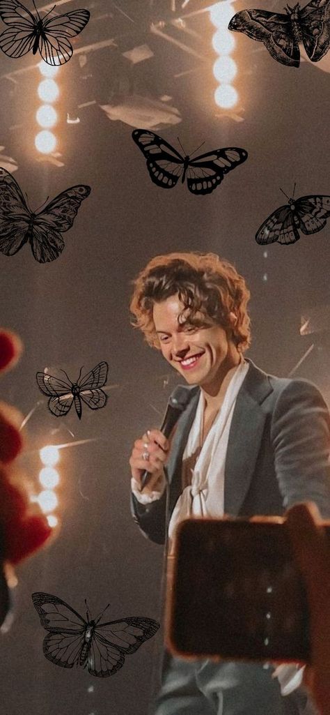 Aesthetic Harry Styles Wallpaper, Aesthetic Harry Styles, Harry Styles Butterfly, Harry Styles Long Hair, Music Violin, Harry Styles Lockscreen, Bb Style, Harry Styles Smile, Money Rich