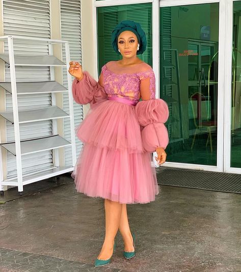 These 8 #BNWeddingFlow Will Make You Look Irresistable Aso Ebi Styles Lace, Prom Dresses Long Sleeves, Dresses Long Sleeves, Nigerian Lace Styles, African Lace Styles, Short African Dresses, Lace Gown Styles, Afrikaanse Mode, Lace Dress Styles