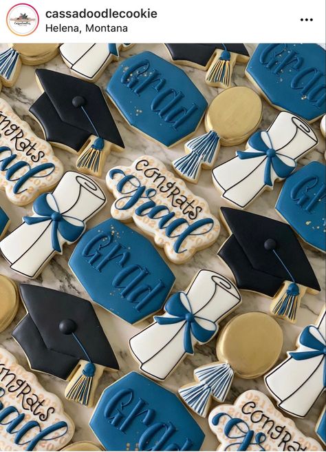 Nurse Cookies, Graduation Food, Super Cookies, Cookie Craft, Sugar Cookie Royal Icing, Graduation Party Planning, Iced Sugar Cookies, Graduation Cupcakes, Graduation Cookies